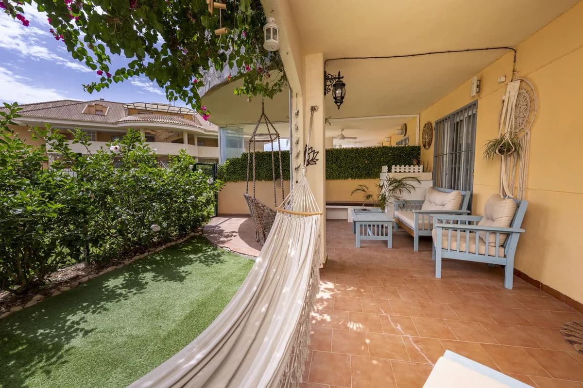 2 Bedroom Ground Floor Apartment for Sale in Carvajal, Málaga - Image 9