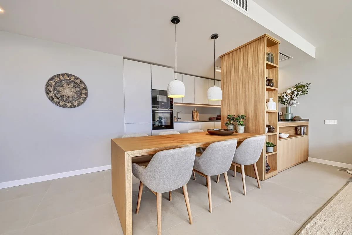 3 Bedroom Middle Floor Apartment for Sale in Estepona, Málaga - Image 9