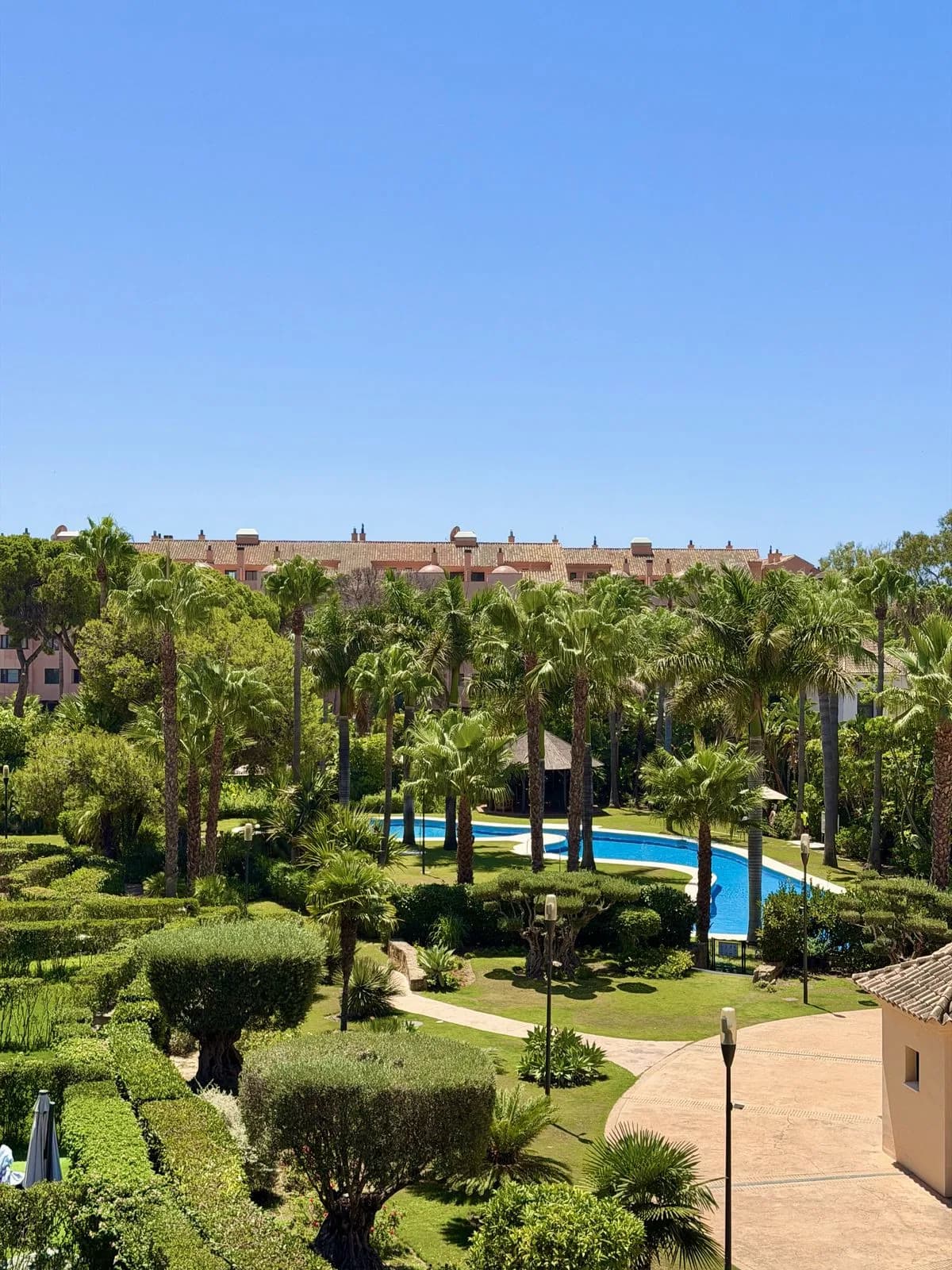 2 Bedroom Top Floor Apartment for Sale in Puerto Banús, Málaga - Image 9