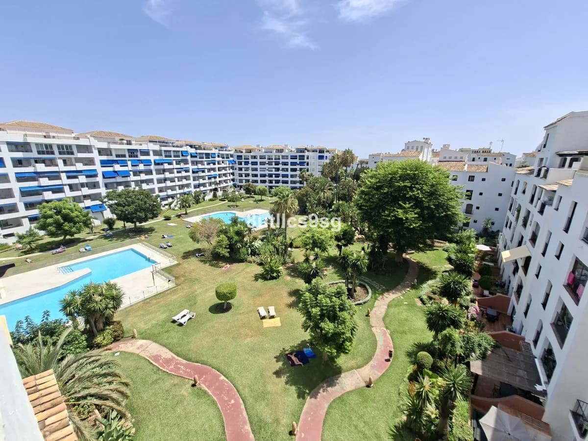 3 Bedroom Penthouse for Sale in Puerto Banús, Málaga