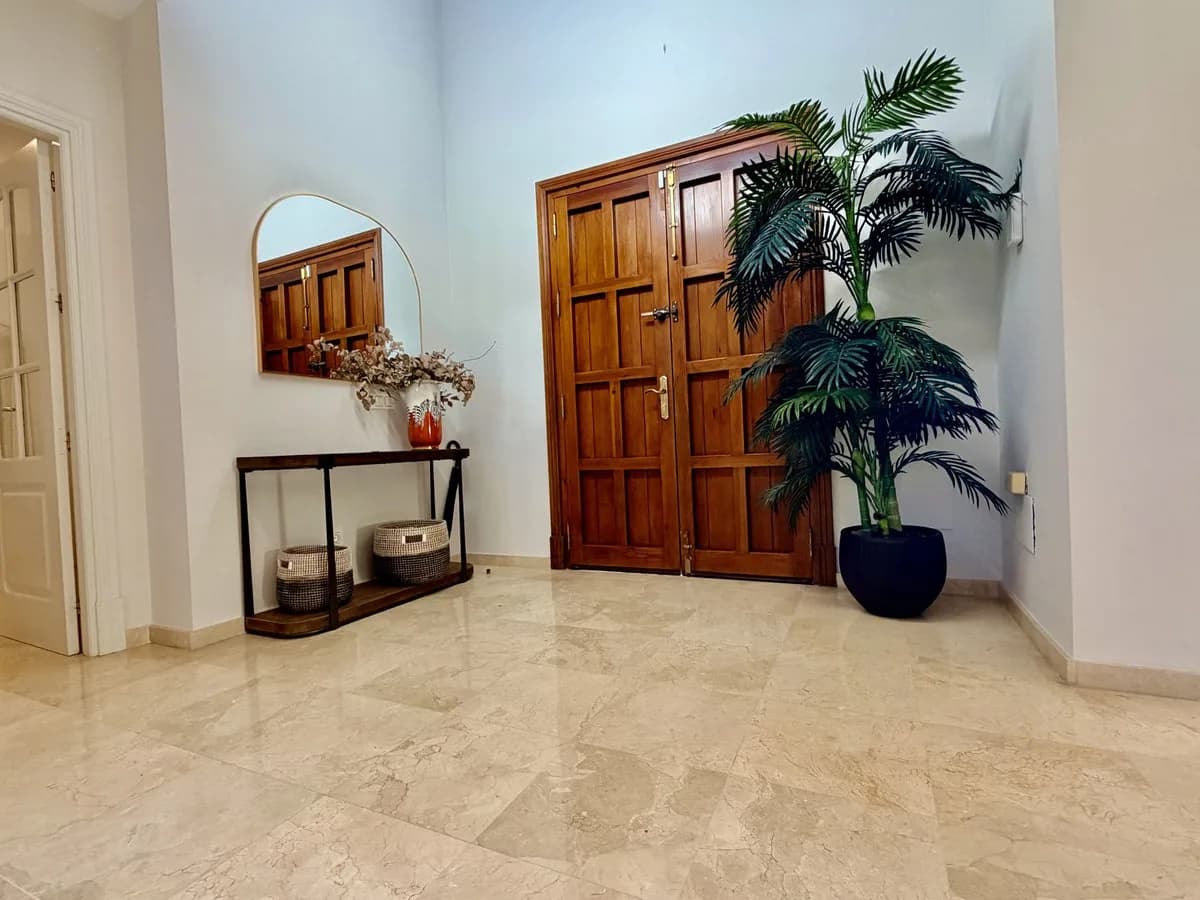4 Bedroom Detached Villa for Sale in El Rosario, Málaga - Image 8