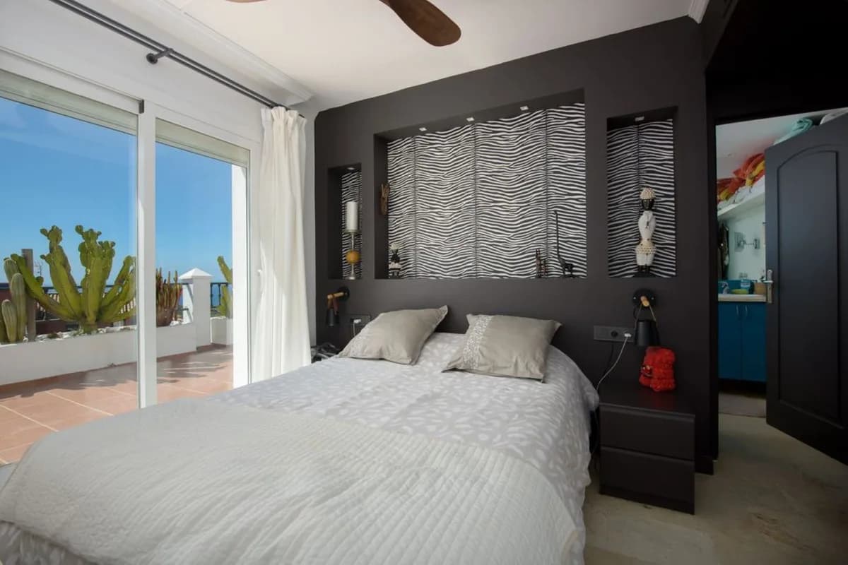 2 Bedroom Penthouse for Sale in Calahonda, Málaga - Image 9