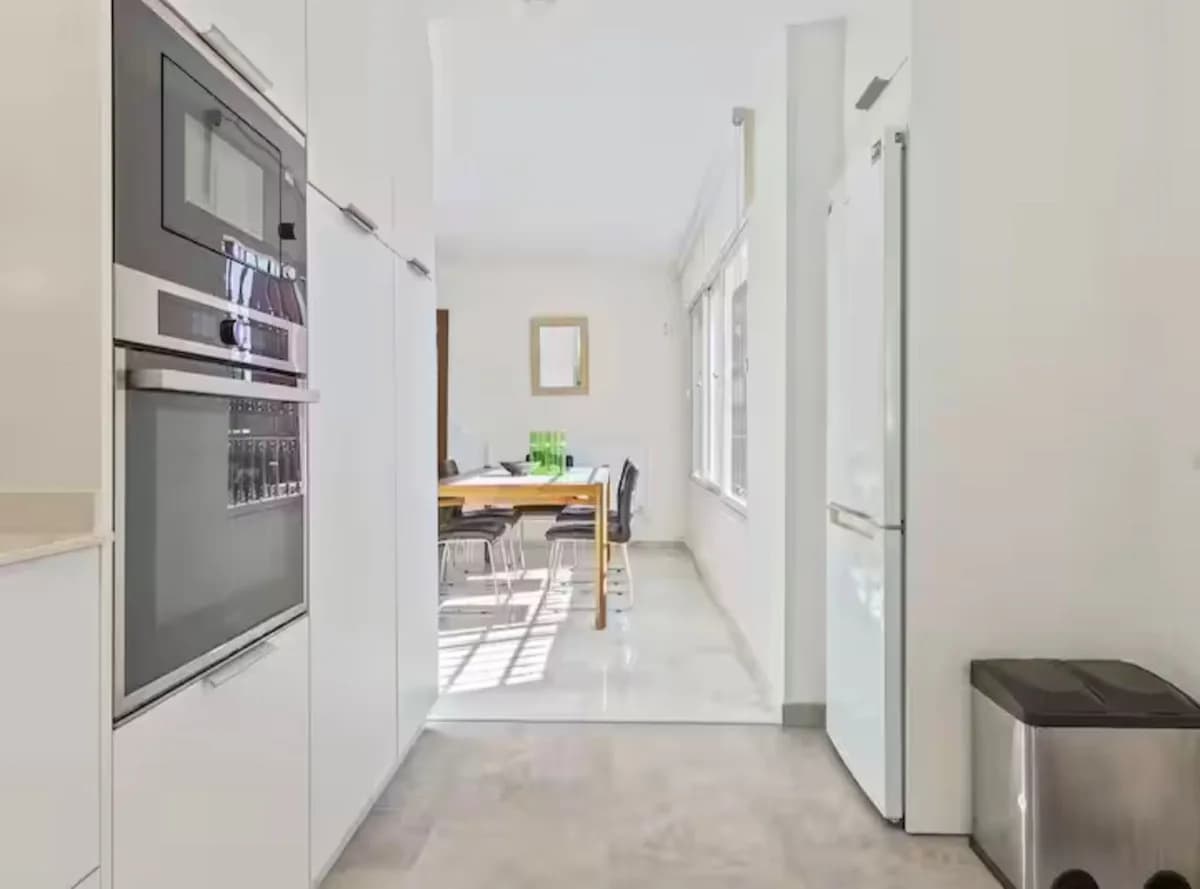 6 Bedroom Detached Villa for Sale in Elviria, Málaga - Image 8