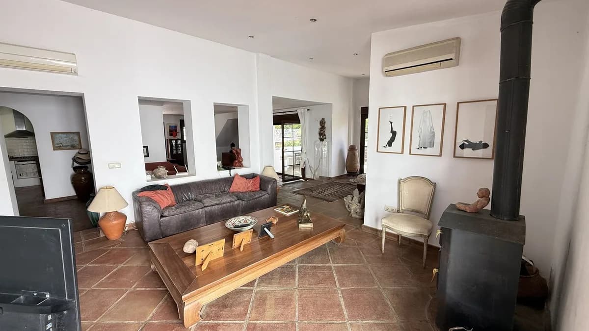 7 Bedroom Finca - Cortijo for Sale in Alhaurín el Grande, Málaga - Image 6