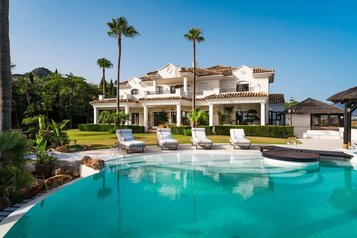 5 Bedroom Detached Villa for Sale in Benahavís, Málaga - Image 2