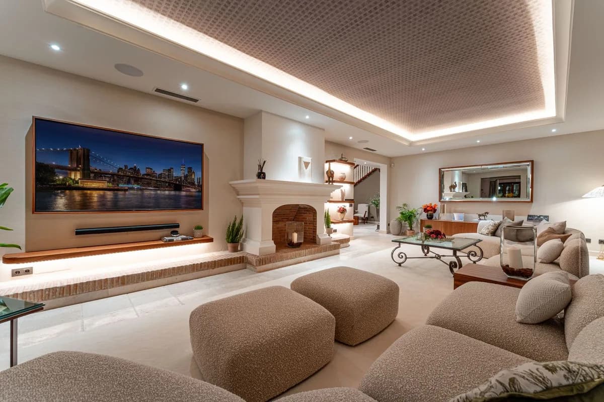 5 Bedroom Detached Villa for Sale in Benahavís, Málaga - Image 5