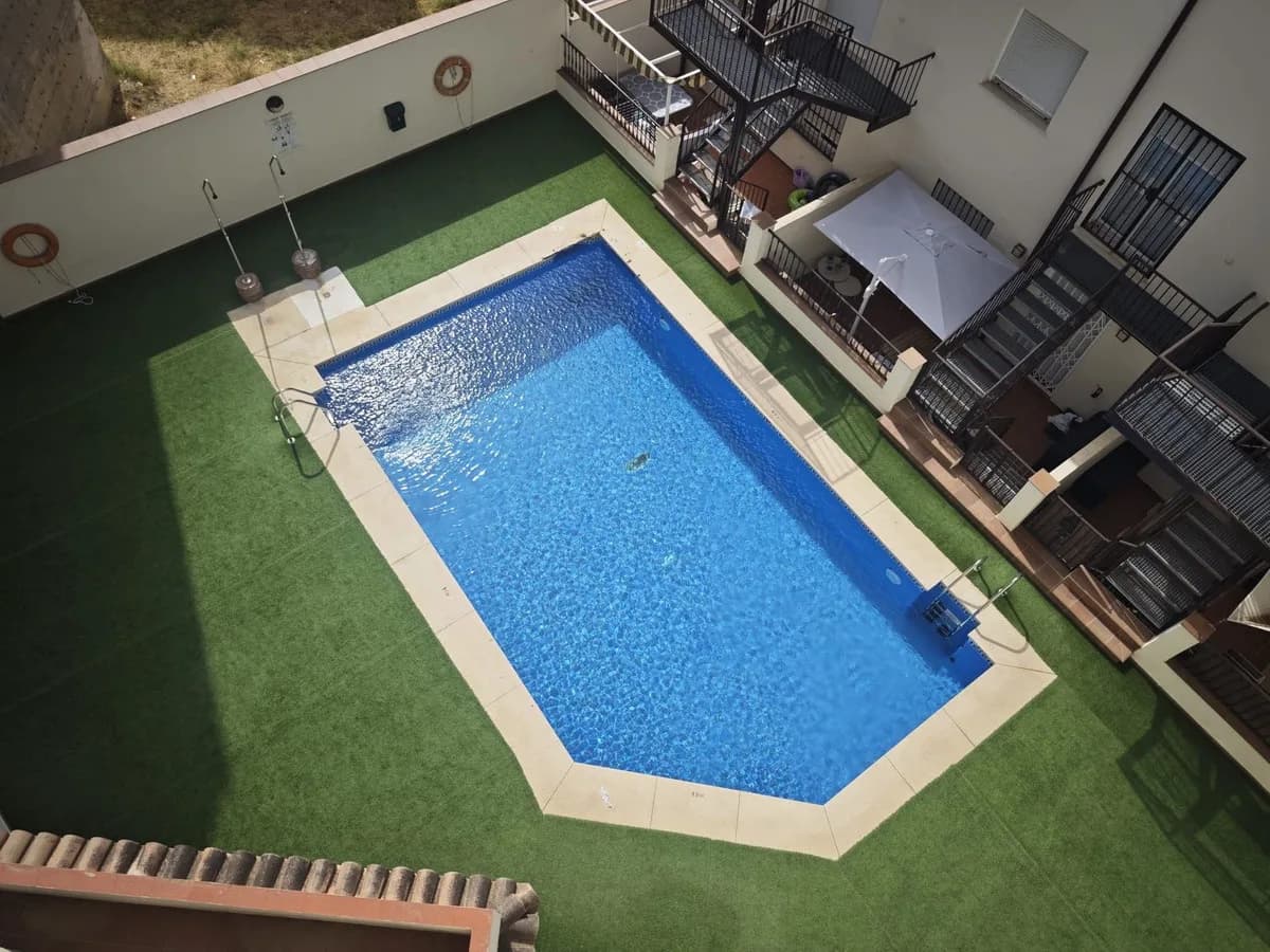 4 Bedroom Middle Floor Apartment for Sale in Alhaurín el Grande, Málaga