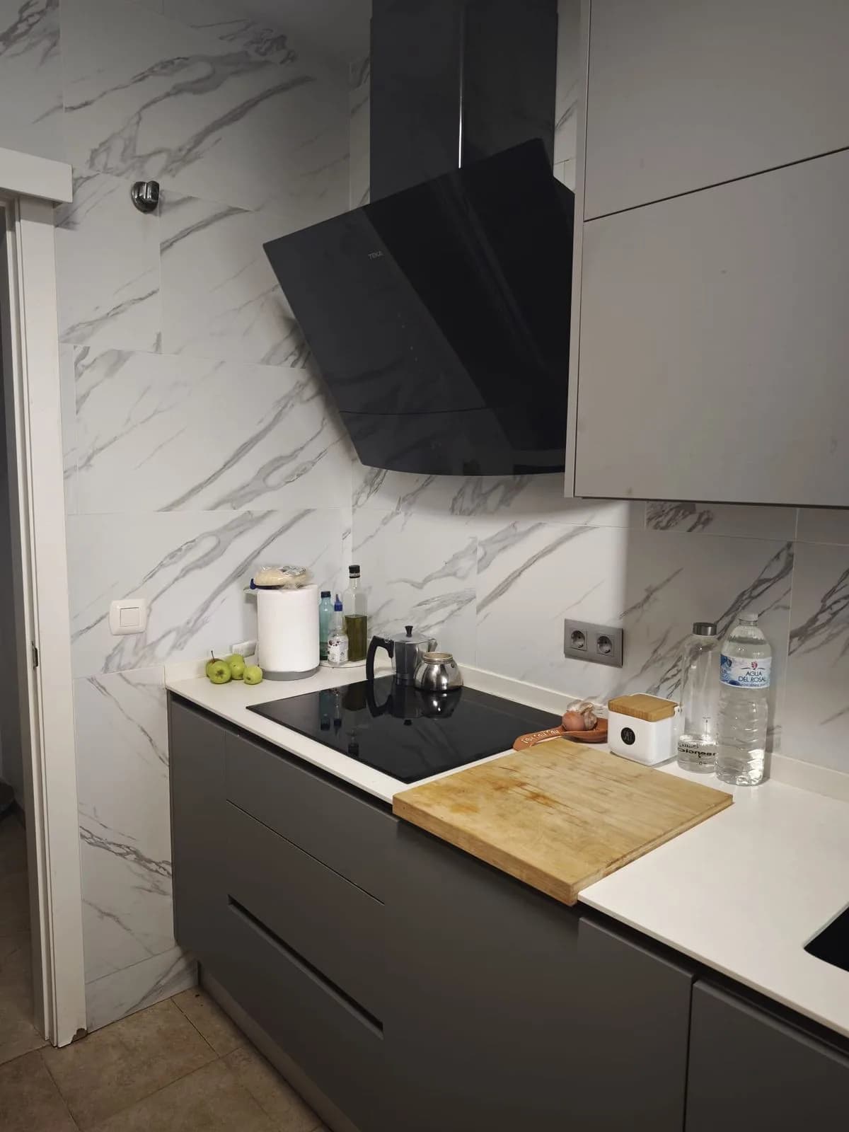 4 Bedroom Middle Floor Apartment for Sale in Alhaurín el Grande, Málaga - Image 6