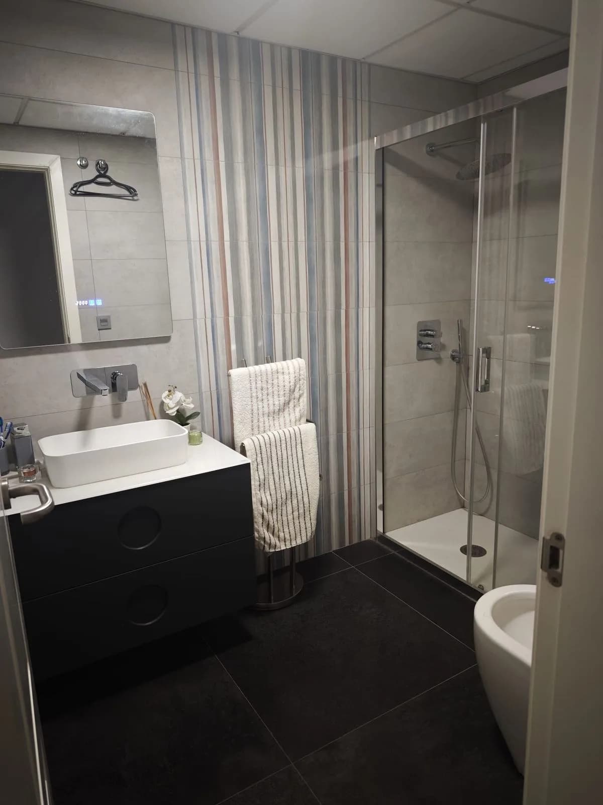 4 Bedroom Middle Floor Apartment for Sale in Alhaurín el Grande, Málaga - Image 7