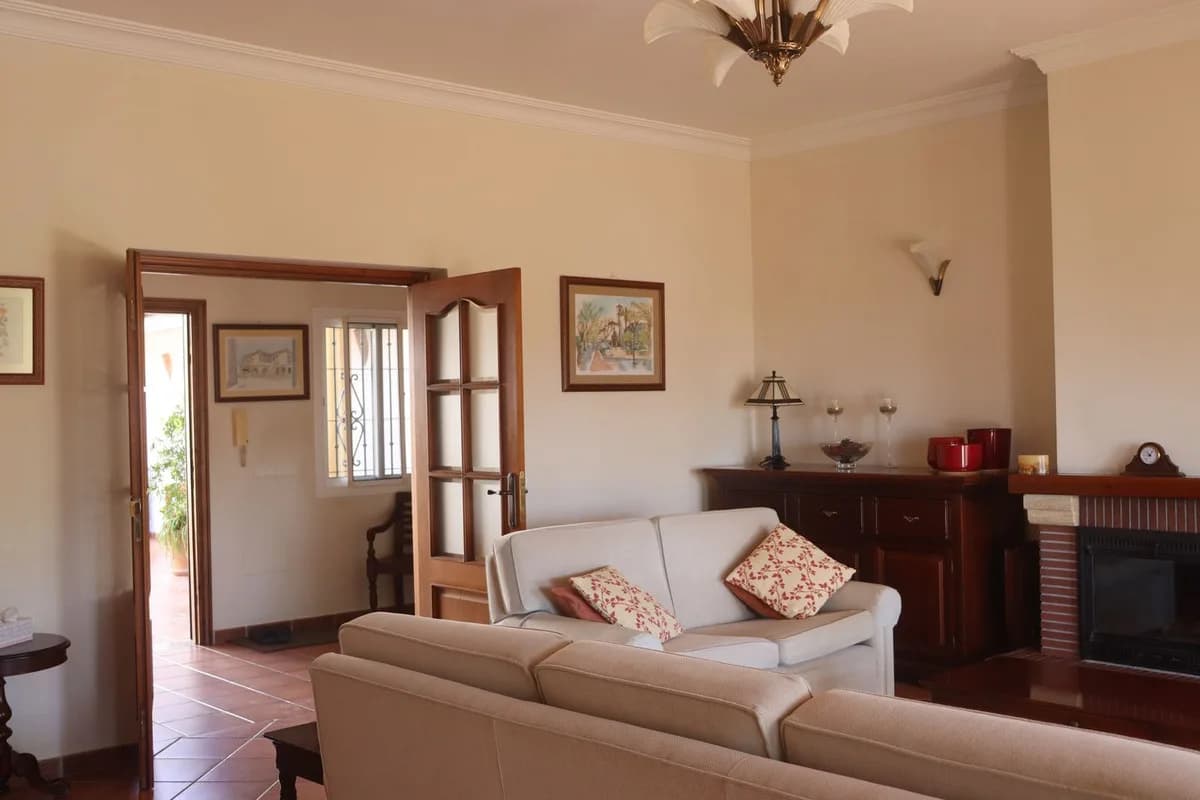3 Bedroom Finca - Cortijo for Sale in La Cala de Mijas, Málaga - Image 6