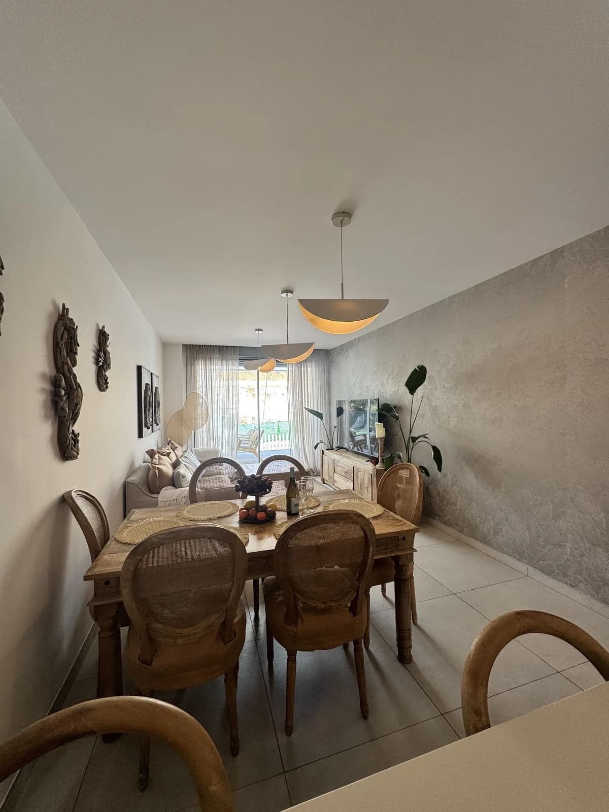 2 Bedroom Middle Floor Apartment for Sale in Elviria, Málaga - Image 4