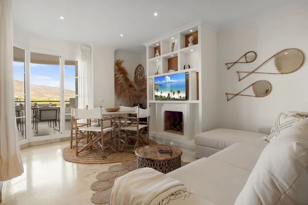 2 Bedroom Duplex for Sale in Nueva Andalucía, Málaga - Image 3