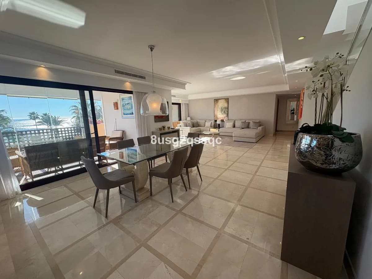 3 Bedroom Penthouse for Sale in Costalita, Málaga - Image 8