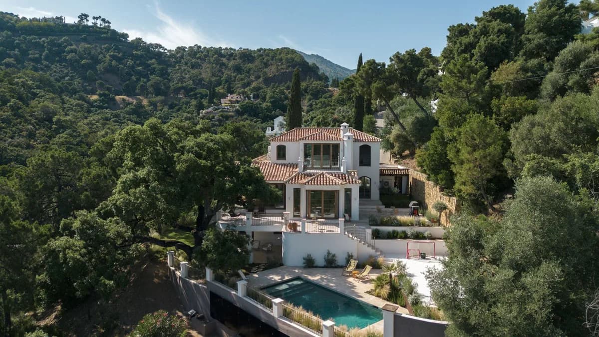 4 Bedroom Detached Villa for Sale in El Madroñal, Málaga