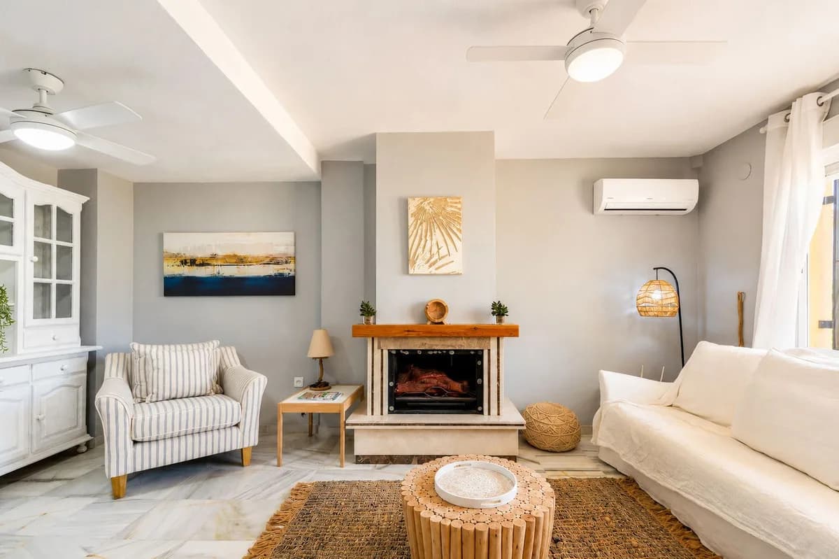 4 Bedroom Townhouse for Sale in Costabella, Málaga - Image 8