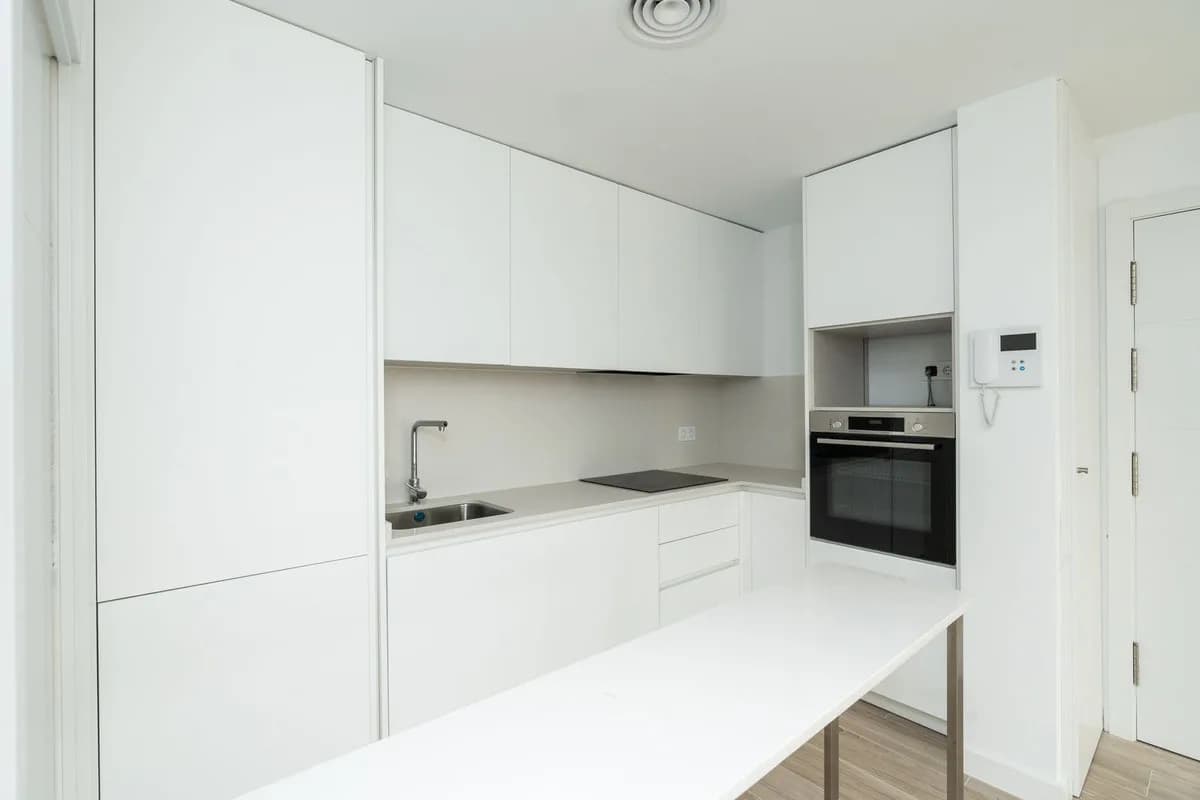 2 Bedroom Middle Floor Apartment for Sale in La Cala de Mijas, Málaga - Image 6