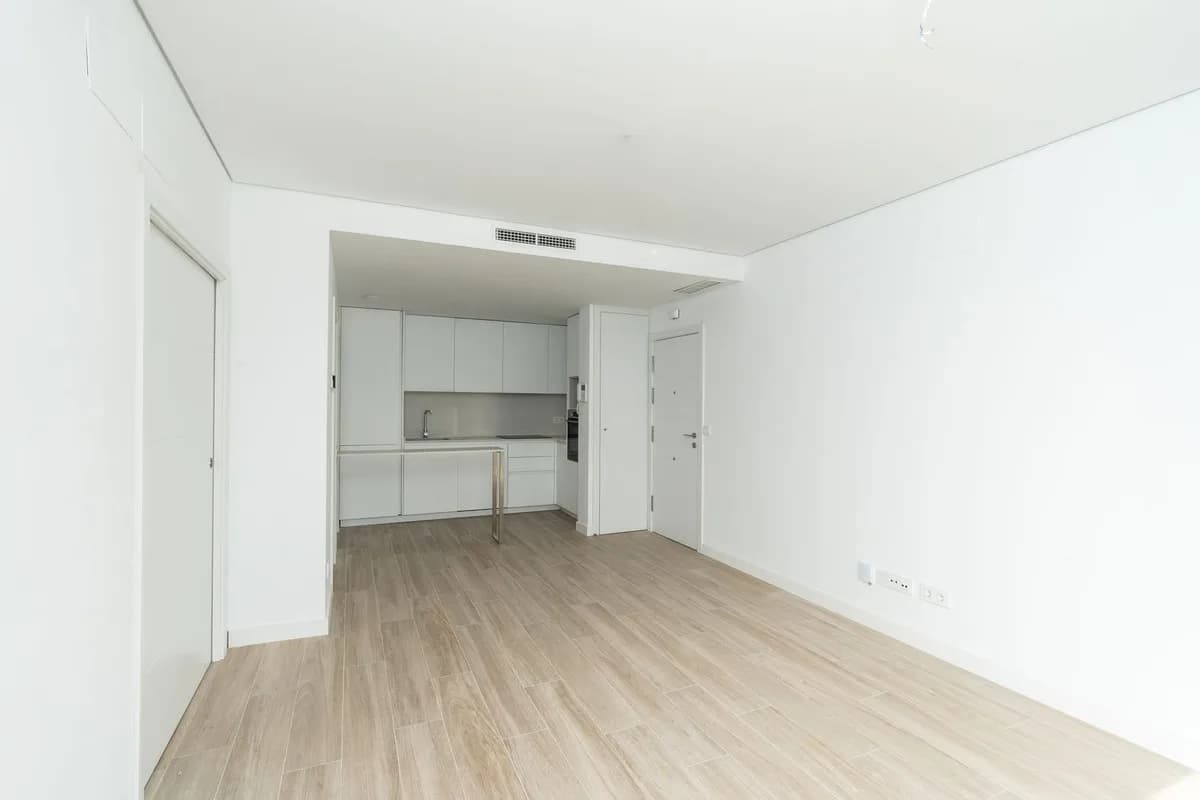 2 Bedroom Middle Floor Apartment for Sale in La Cala de Mijas, Málaga - Image 7