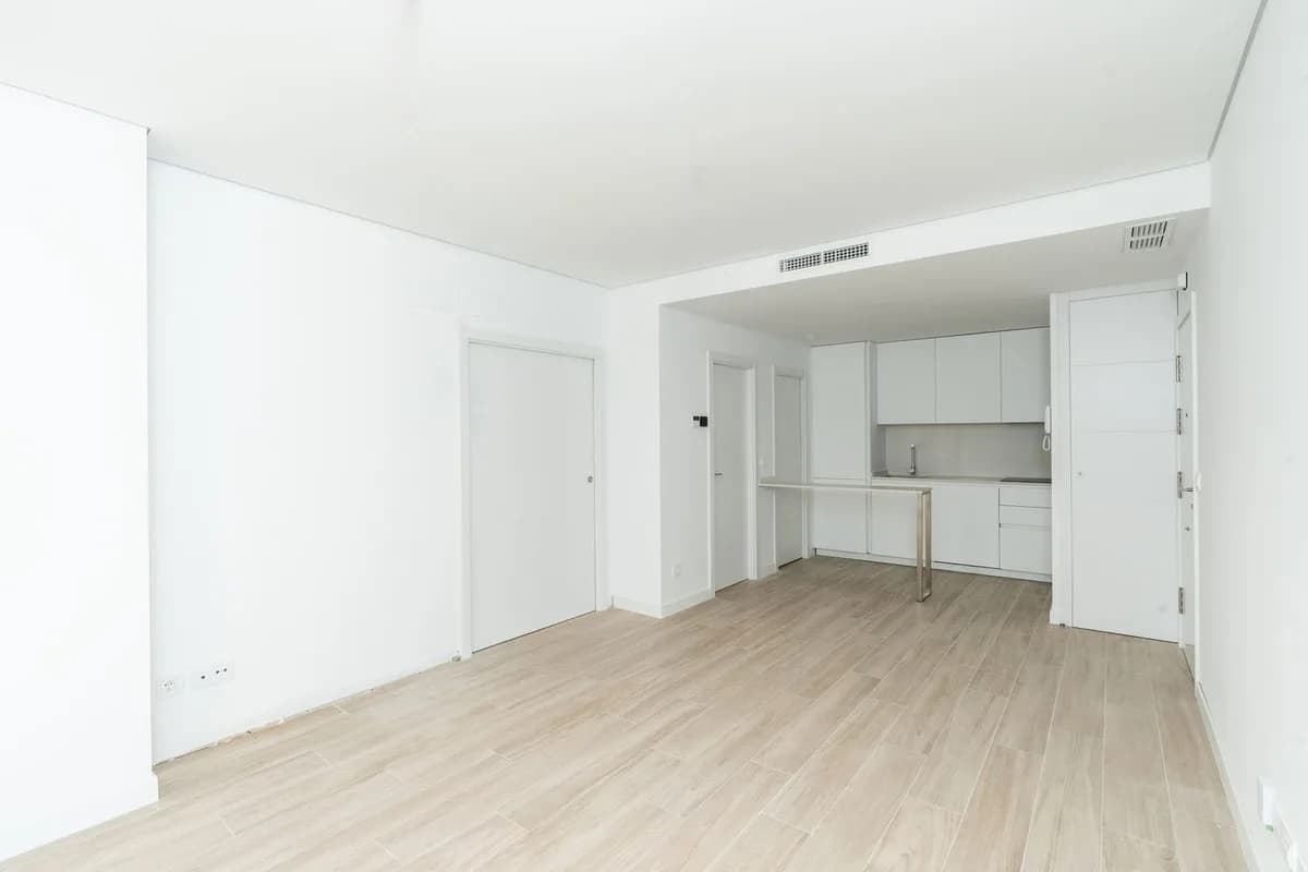 2 Bedroom Middle Floor Apartment for Sale in La Cala de Mijas, Málaga - Image 8