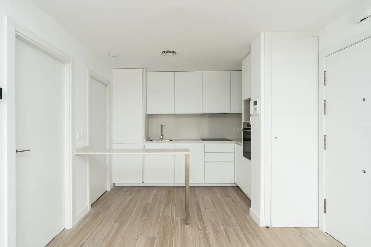 2 Bedroom Middle Floor Apartment for Sale in La Cala de Mijas, Málaga - Image 9