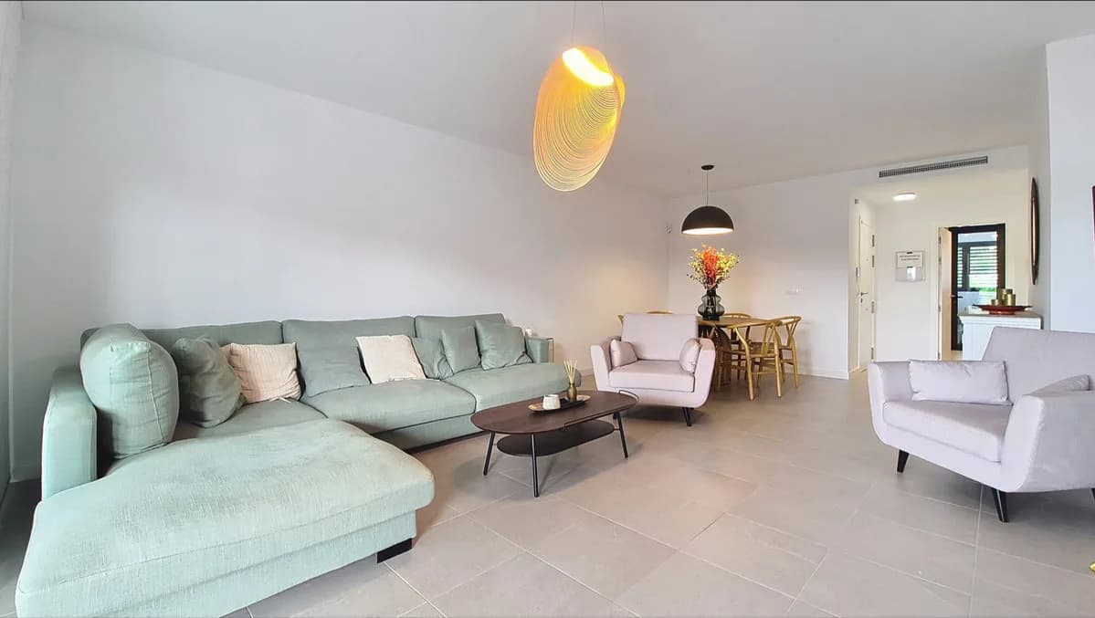 3 Bedroom Middle Floor Apartment for Sale in Casares, Málaga - Image 5