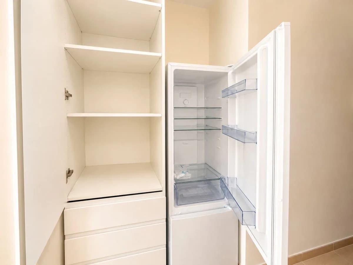 1 Bedroom Middle Floor Apartment for Sale in Torremolinos, Málaga - Image 9