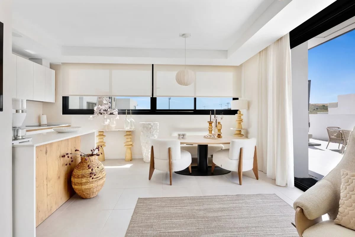 2 Bedroom Penthouse for Sale in Estepona, Málaga