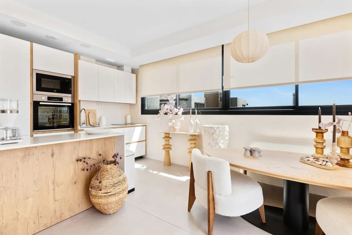 2 Bedroom Penthouse for Sale in Estepona, Málaga - Image 3