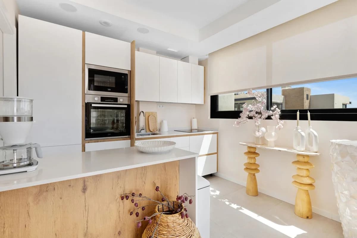 2 Bedroom Penthouse for Sale in Estepona, Málaga - Image 9