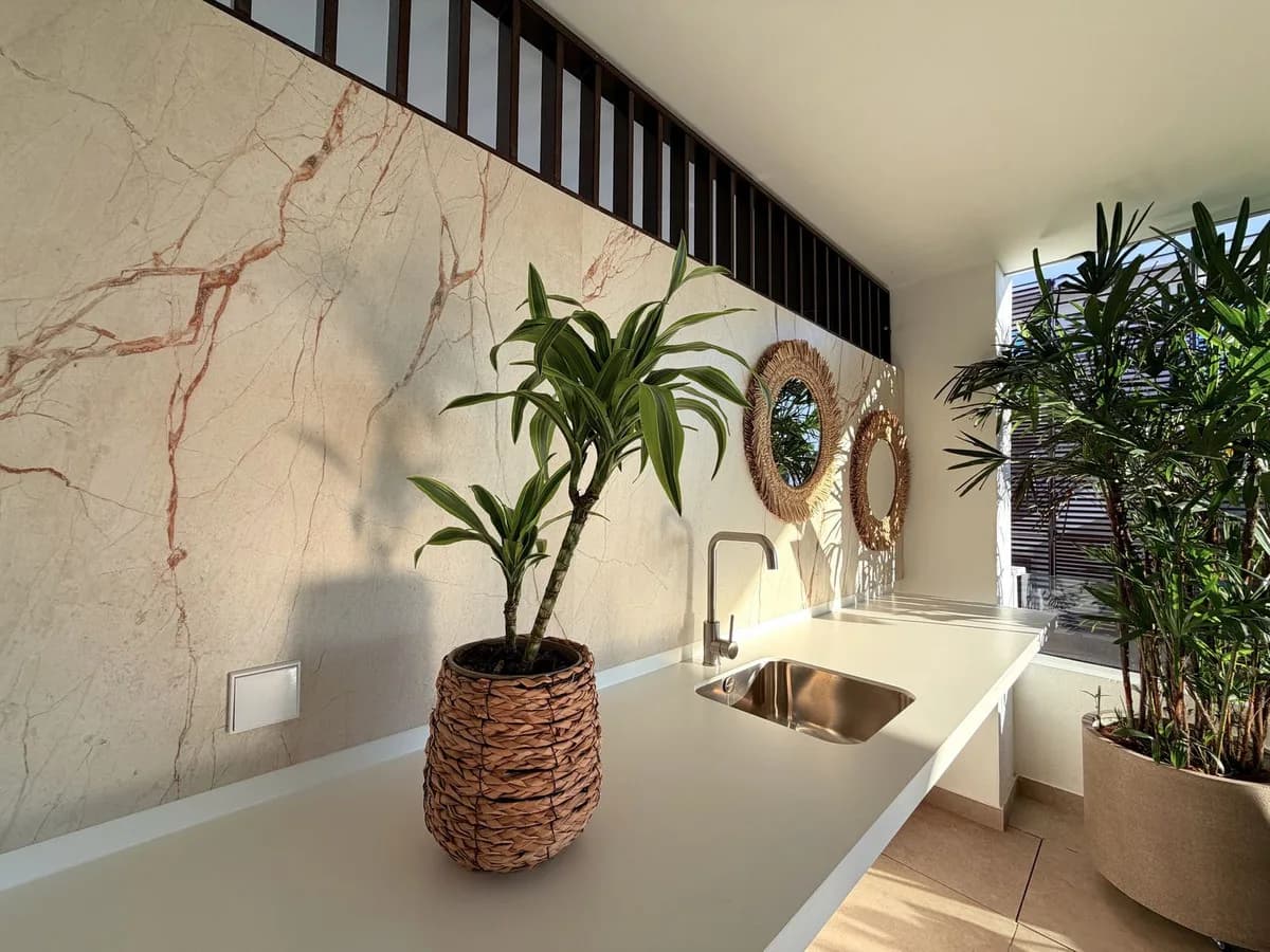 2 Bedroom Middle Floor Apartment for Sale in Cancelada, Málaga - Image 7