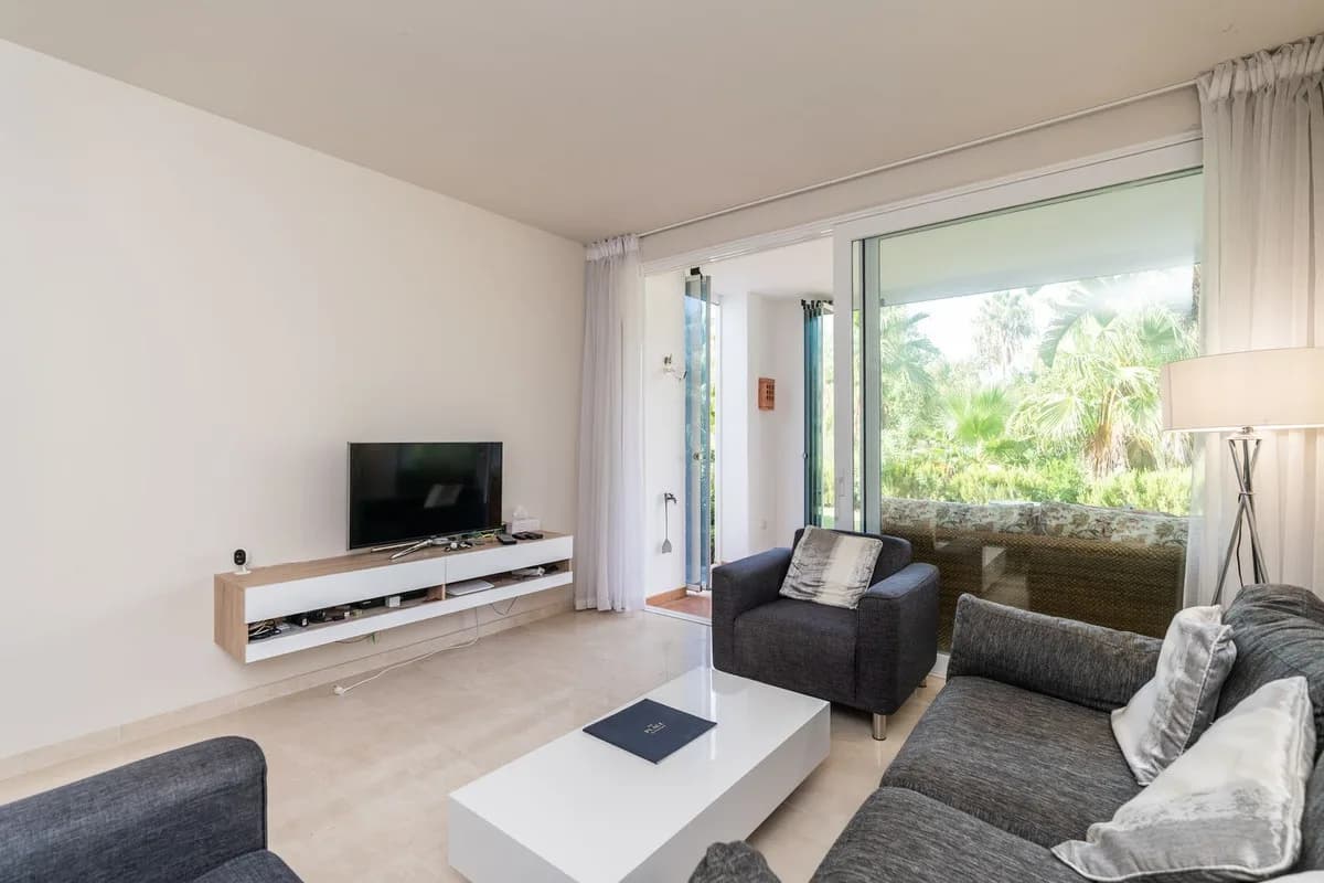 2 Bedroom Ground Floor Apartment for Sale in Casares, Málaga - Image 8