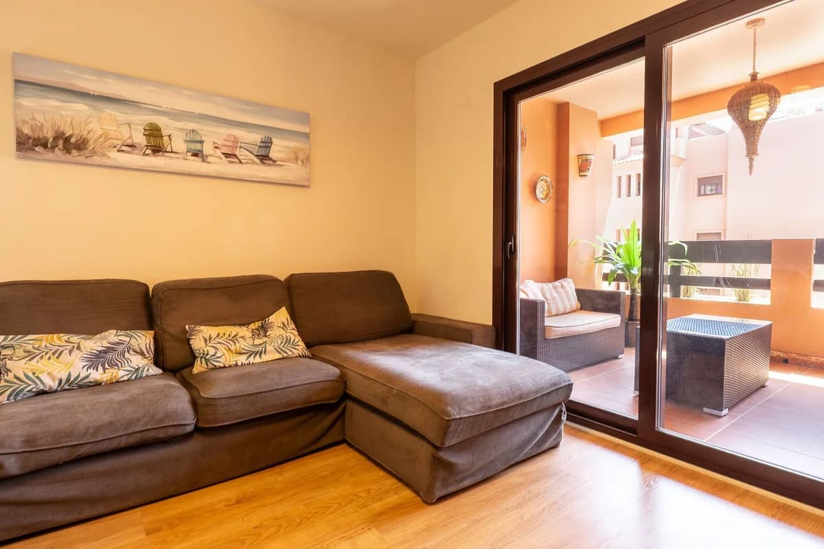 3 Bedroom Middle Floor Apartment for Sale in Benalmadena, Málaga - Image 5