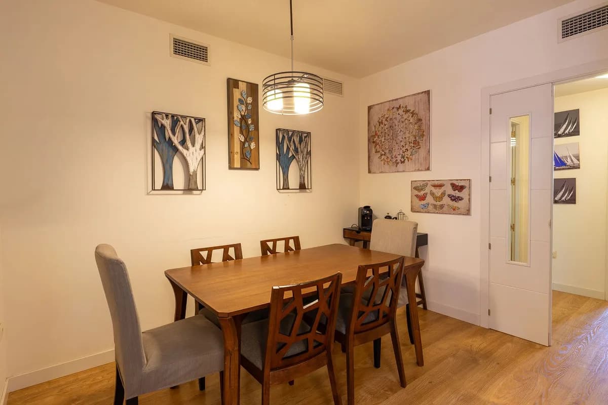3 Bedroom Middle Floor Apartment for Sale in Benalmadena, Málaga - Image 9