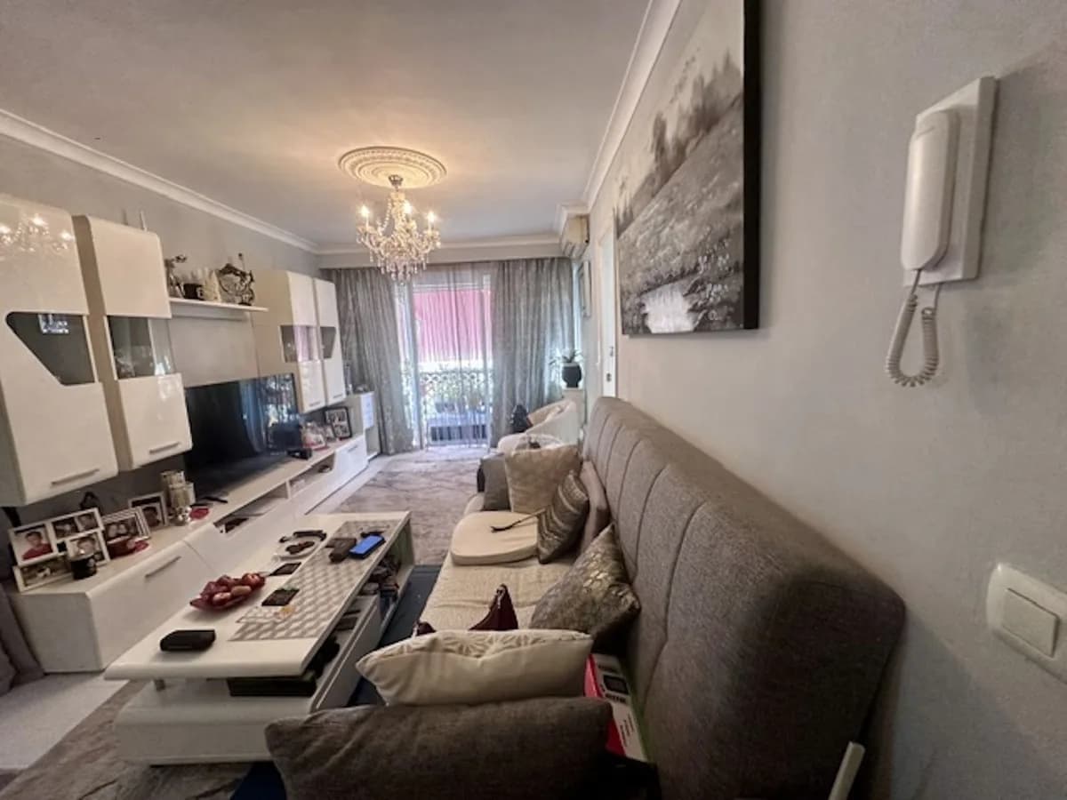 3 Bedroom Middle Floor Apartment for Sale in Estepona, Málaga - Image 7