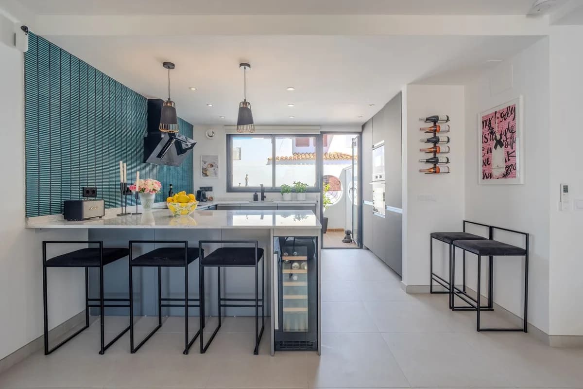 4 Bedroom Townhouse for Sale in Costalita, Málaga - Image 2