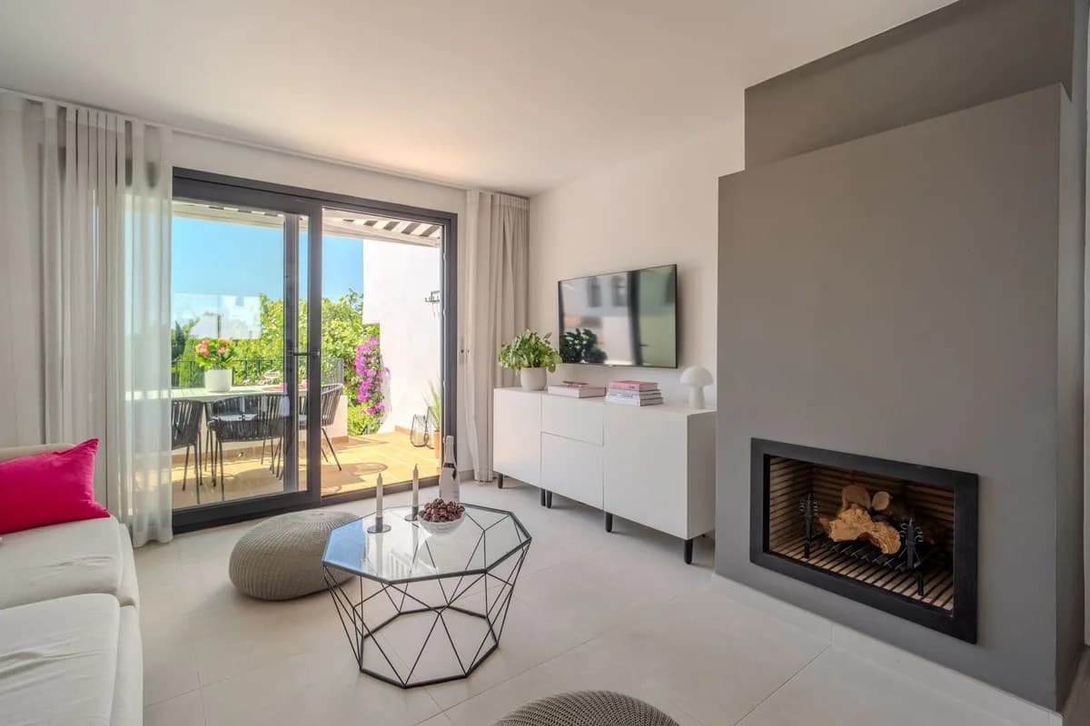 4 Bedroom Townhouse for Sale in Costalita, Málaga - Image 9