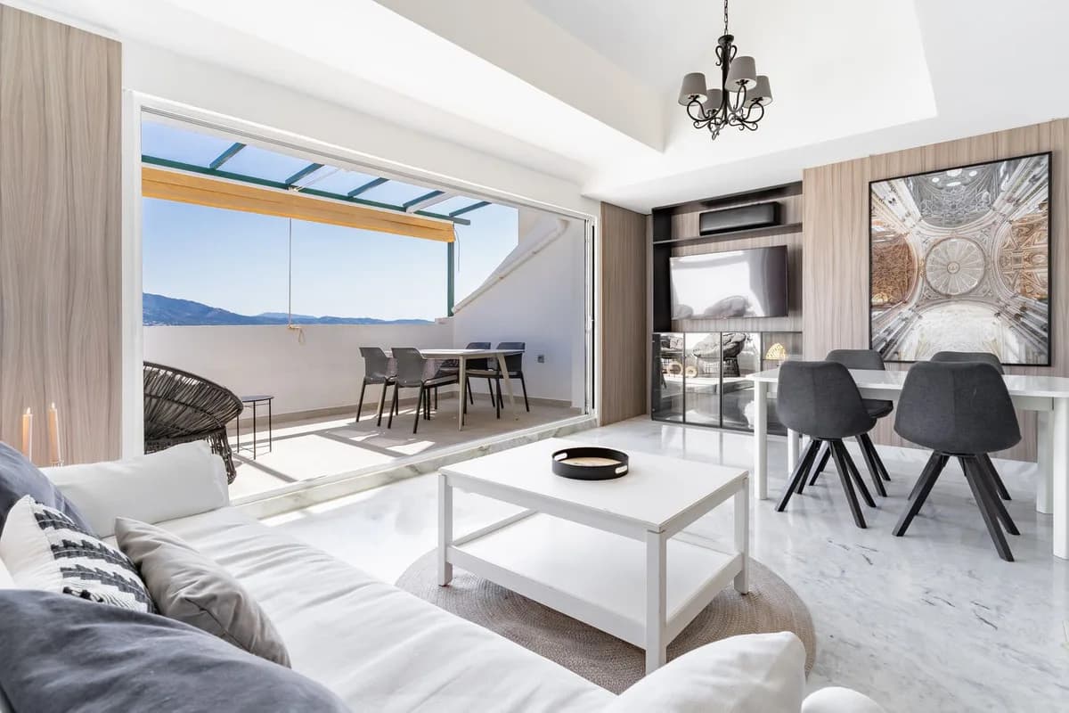 2 Bedroom Penthouse Duplex for Sale in Nueva Andalucía, Málaga - Image 5
