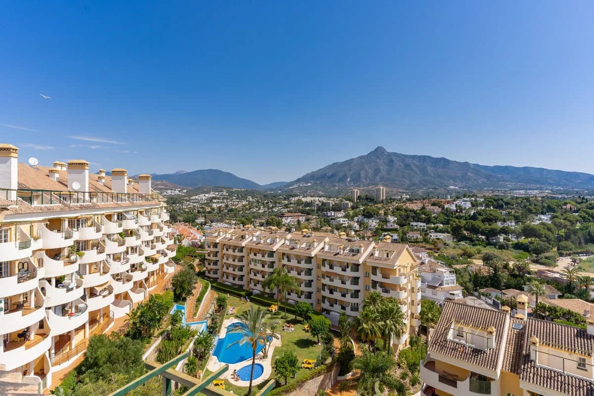 2 Bedroom Penthouse Duplex for Sale in Nueva Andalucía, Málaga - Image 8