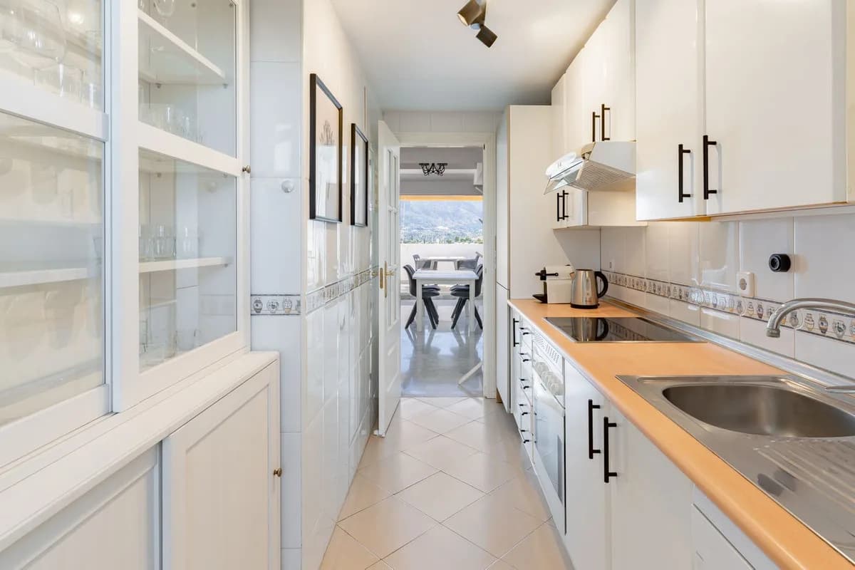 2 Bedroom Penthouse Duplex for Sale in Nueva Andalucía, Málaga - Image 9