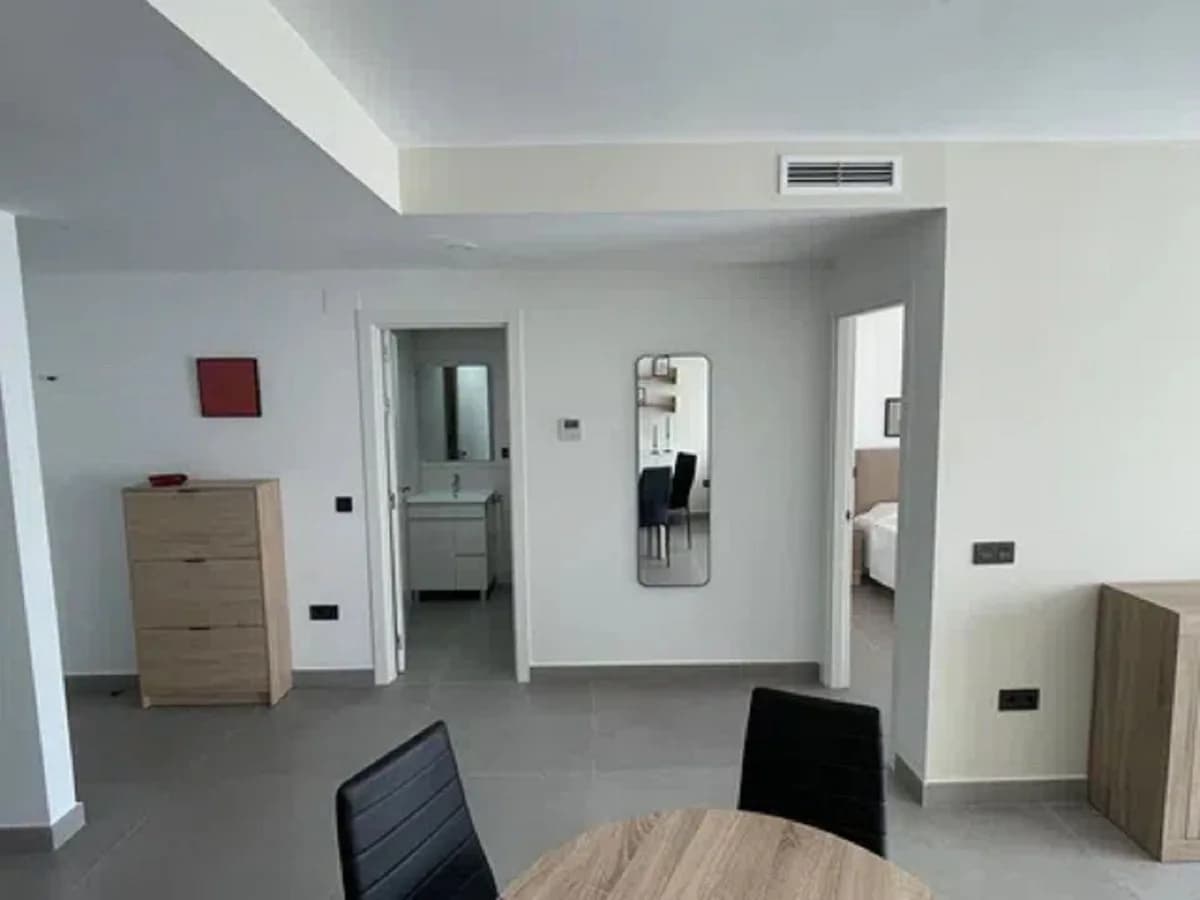 1 Bedroom Middle Floor Apartment for Sale in Las Lagunas, Málaga - Image 7