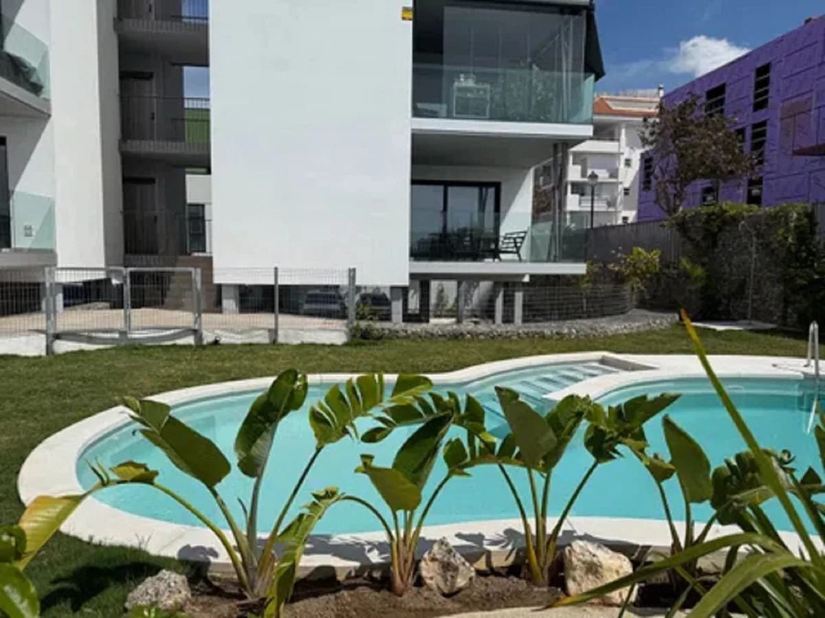 3 Bedroom Middle Floor Apartment for Sale in Los Pacos, Málaga - Image 2
