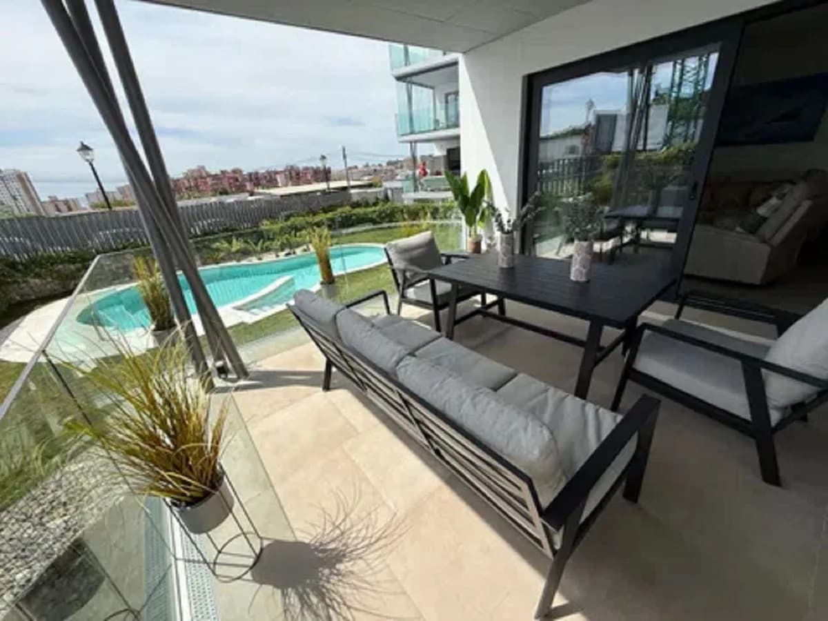 3 Bedroom Middle Floor Apartment for Sale in Los Pacos, Málaga - Image 5