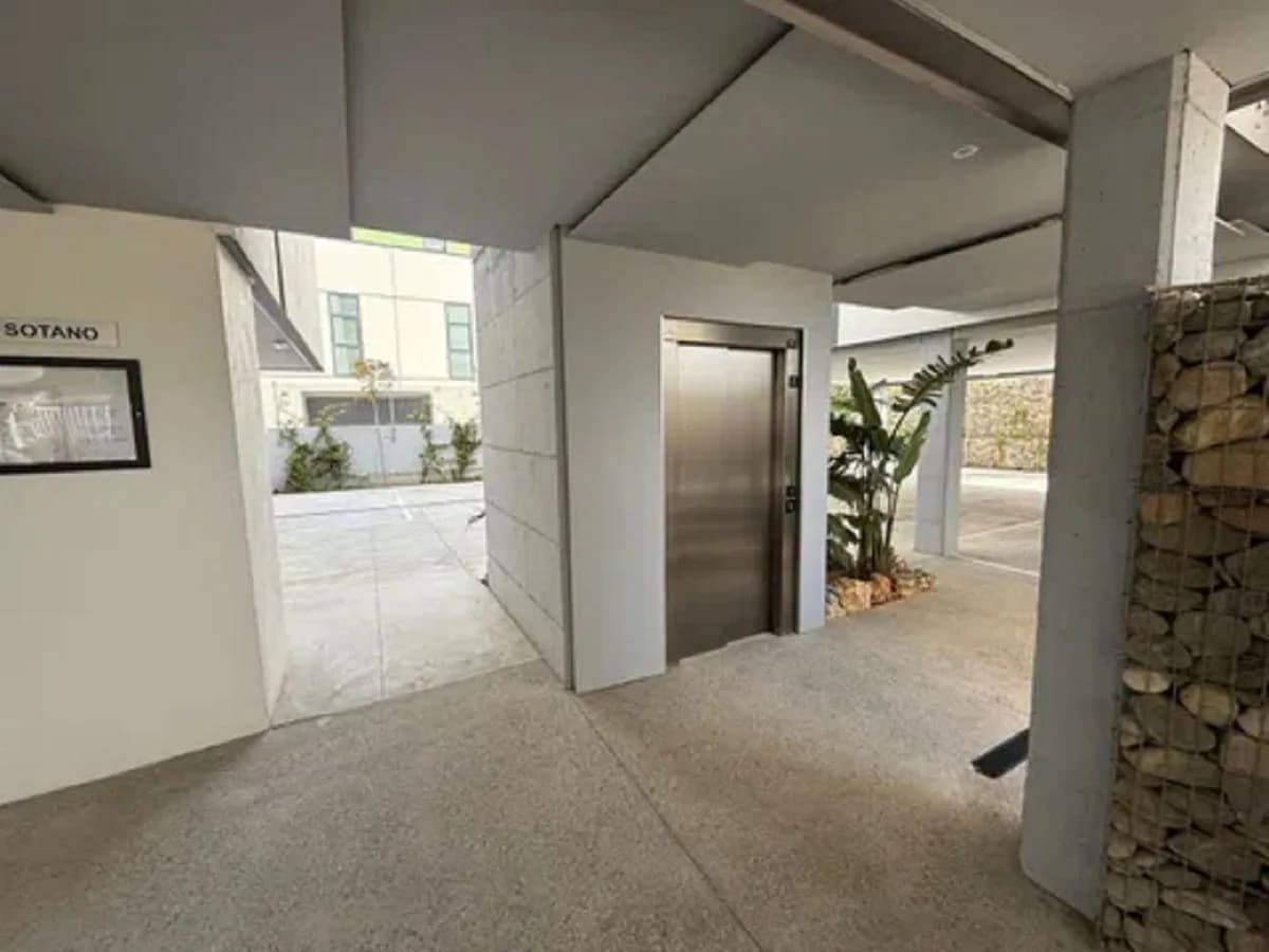 3 Bedroom Middle Floor Apartment for Sale in Los Pacos, Málaga - Image 6