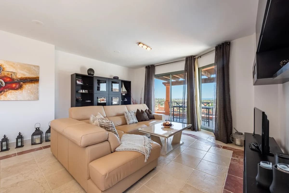 3 Bedroom Penthouse for Sale in Atalaya, Málaga - Image 6