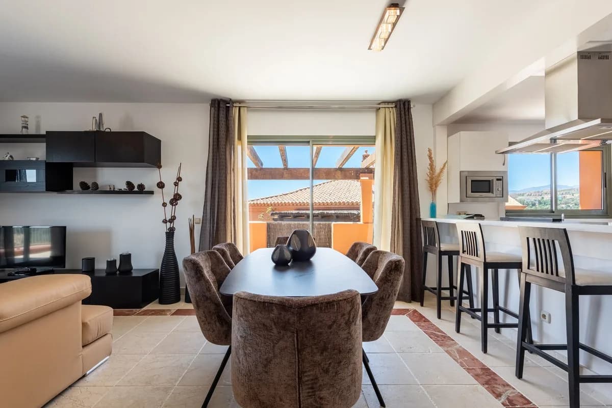 3 Bedroom Penthouse for Sale in Atalaya, Málaga - Image 7