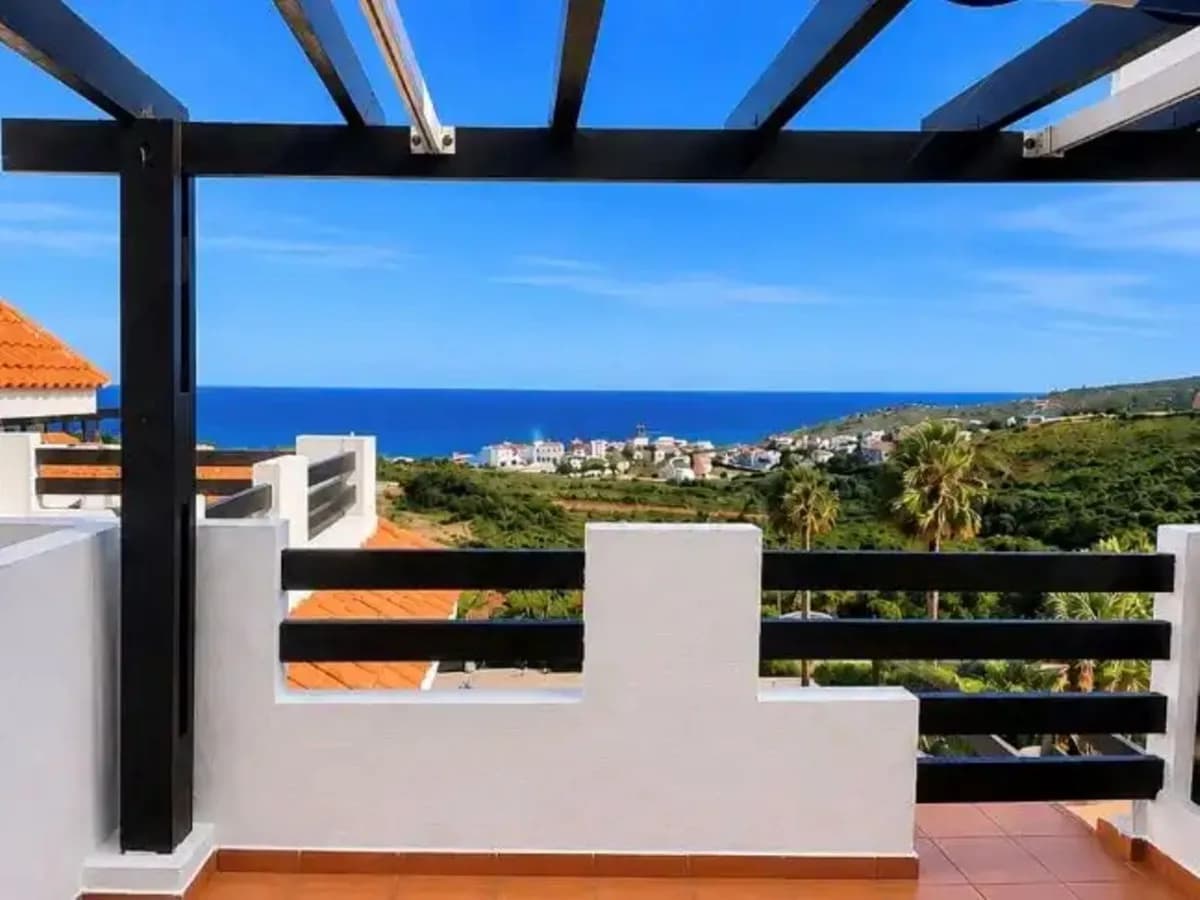 3 Bedroom Penthouse Duplex for Sale in La Duquesa, Málaga - Image 2