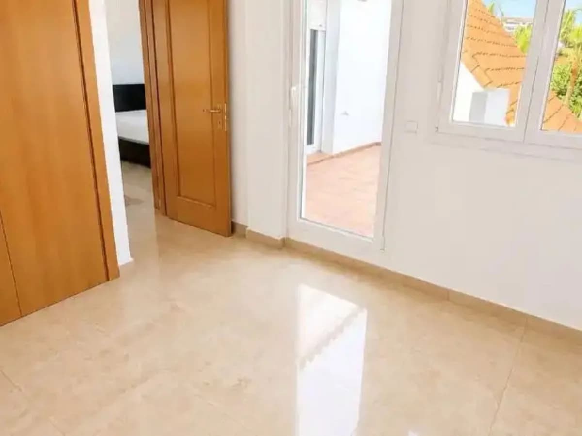 3 Bedroom Penthouse Duplex for Sale in La Duquesa, Málaga - Image 7