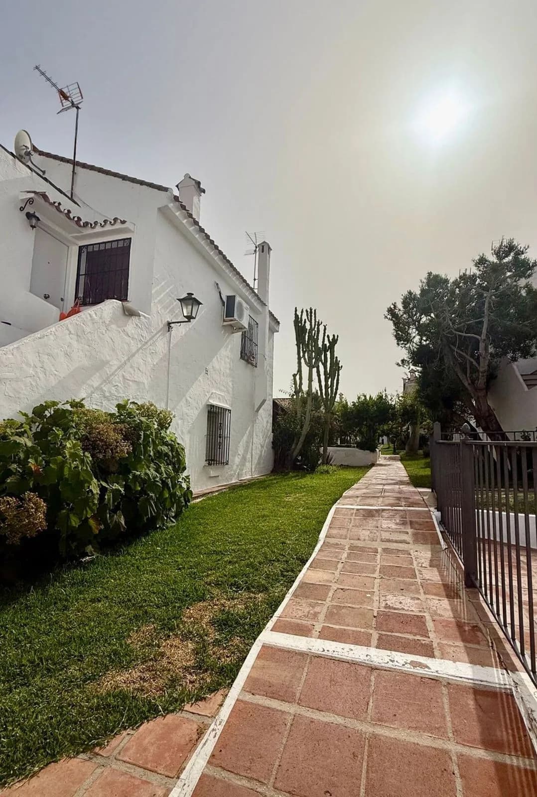 2 Bedroom Townhouse for Sale in Marbella, Málaga - Image 3