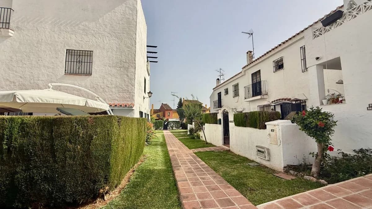 2 Bedroom Townhouse for Sale in Marbella, Málaga - Image 5