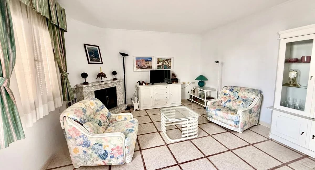 2 Bedroom Townhouse for Sale in Marbella, Málaga - Image 6