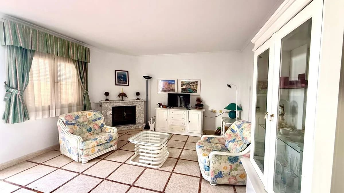 2 Bedroom Townhouse for Sale in Marbella, Málaga - Image 7